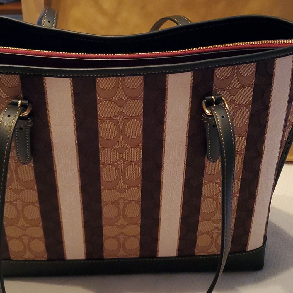 Coach handbag - Picture 7 of 9